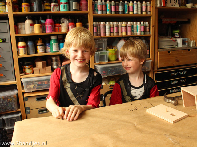 kinderen in het atelier 2kinderhandjes