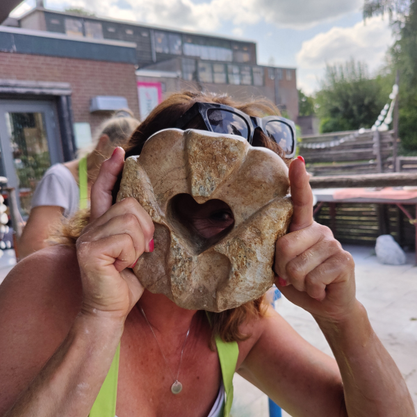 beeldhouwen in Noord-Brabant creatief uitje met vrienden beeldhouwen in Noord-Brabant creatief uitje met vrienden