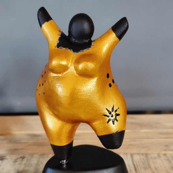dikke dames beeldje beschilderen  dikke dames beeldje beschilderen