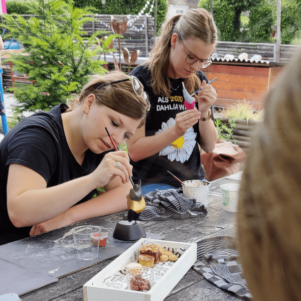 leuke activiteit creatief dikke dames schilderen leuke activiteit creatief dikke dames schilderen